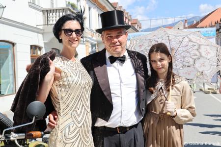 Mednarodna revija starodobnikov v Kamnik privabila ljubitelje klasičnih vozil (84)